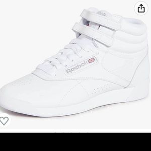 Reebok Womens Freestyle Hi Walking Shoe Size 8.5